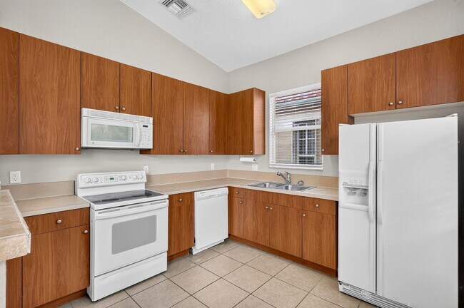 Building Photo - 6305 Spring Lake Terrace