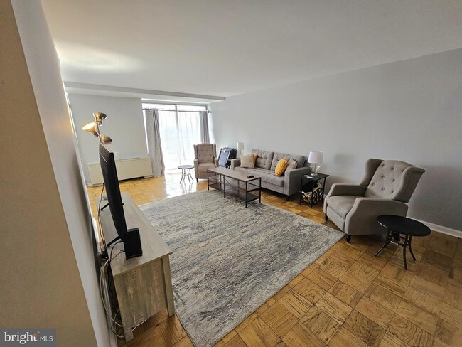 Building Photo - 301 N Beauregard St