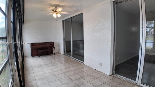 Building Photo - 7220 Lake Cir Dr