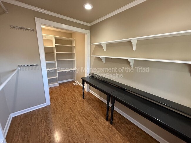 Building Photo - 1921 Bradford St