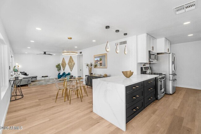Building Photo - 14635 N 37th Pl
