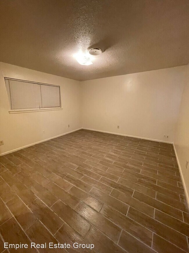 Building Photo - 2 br, 1 bath House - 602 E. Sunset Dr