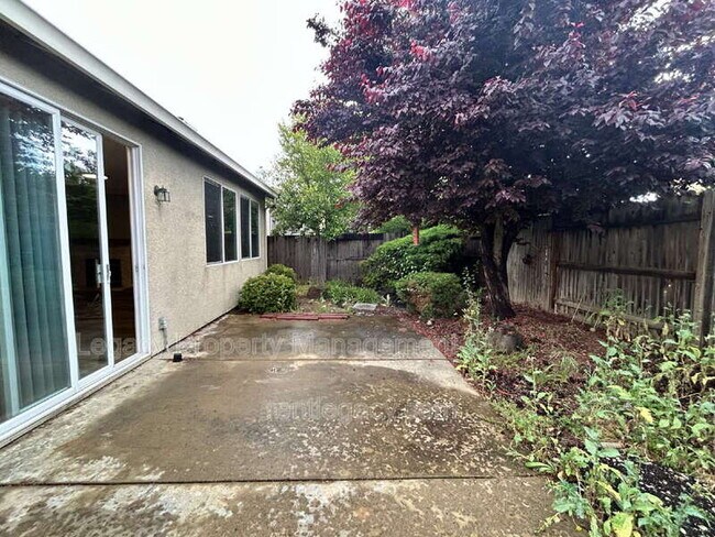 Building Photo - 1867 Malachite Way