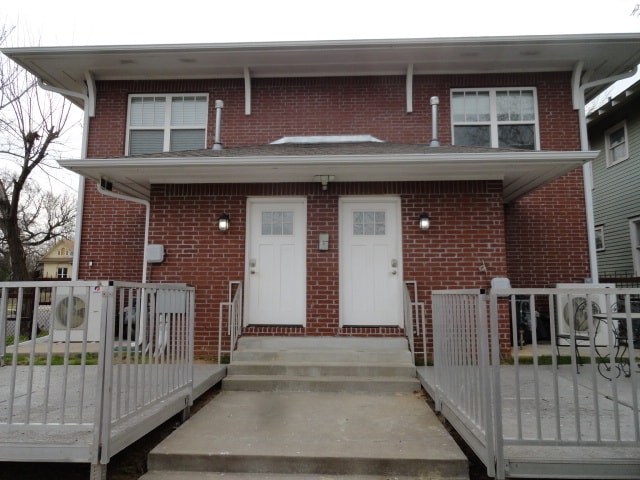 Building Photo - 1026 N Denver Ave