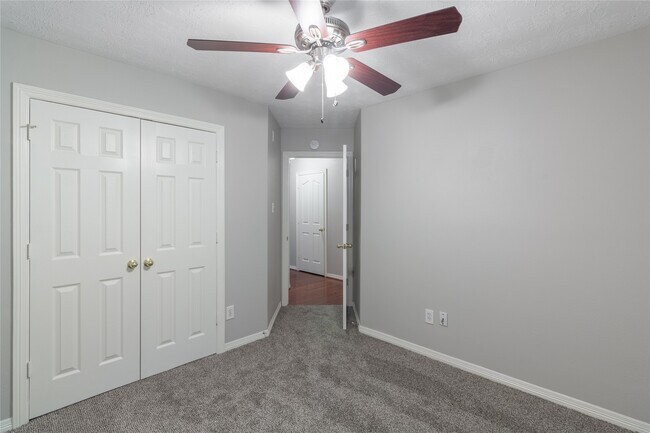 Building Photo - 4931 Tealgate Dr