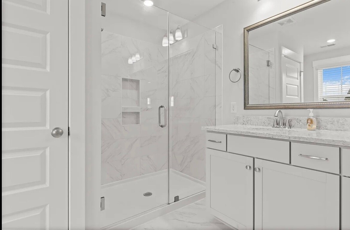 Building Photo - 256 Fiddleback Dr