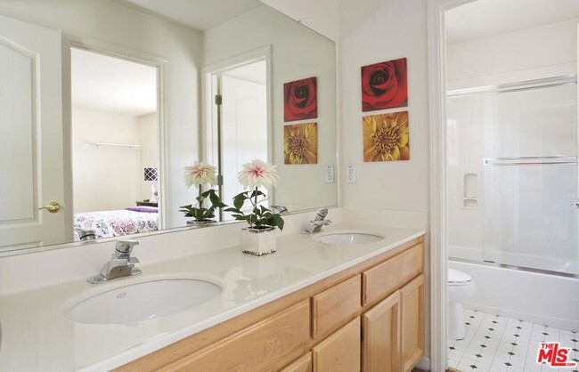 Building Photo - 149 Orchard Park Pl