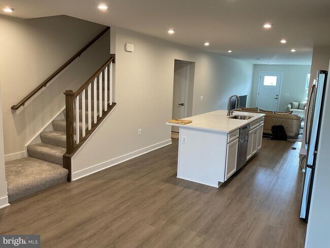 Building Photo - 4317 Southerby Dr