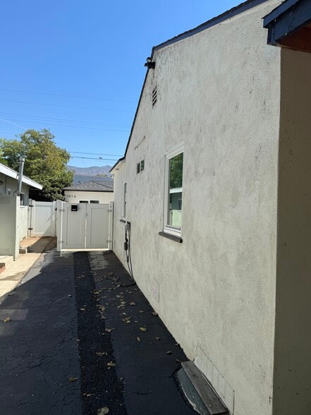Building Photo - 1311 Aristo St