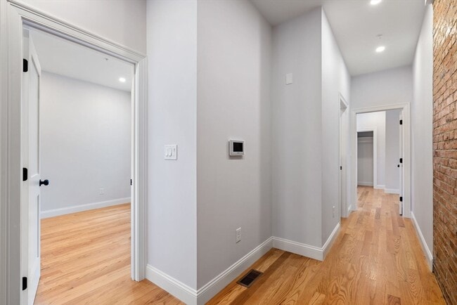 Building Photo - 277 W 5th St