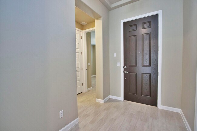 Building Photo - 729 C. Escondida