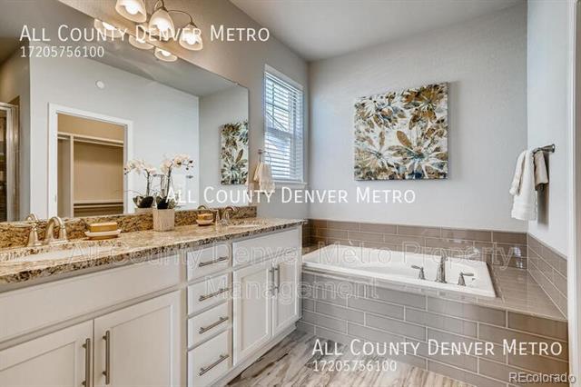 Building Photo - 11908 N Meade Ct