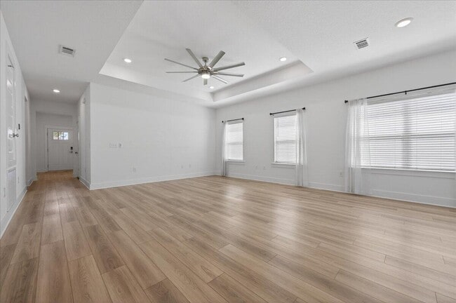 Building Photo - 210 Lyla Ln