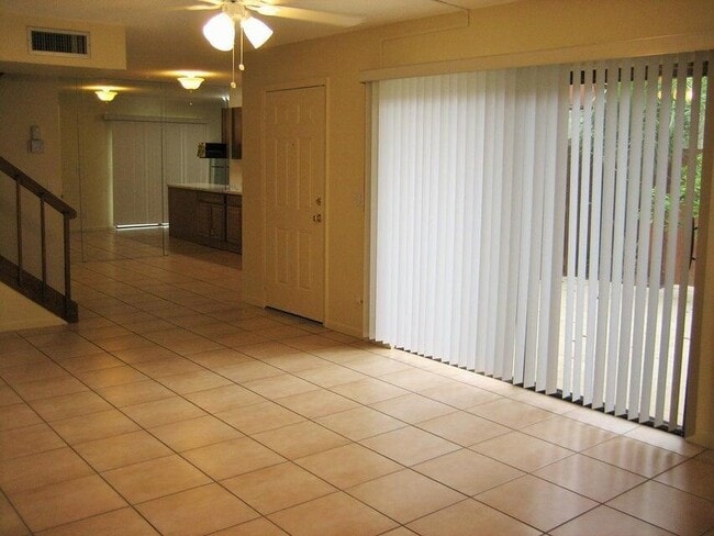 Building Photo - 3216 Spanish Wells Dr