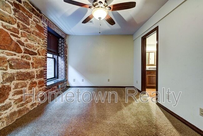 Building Photo - 124 W Oklahoma Ave