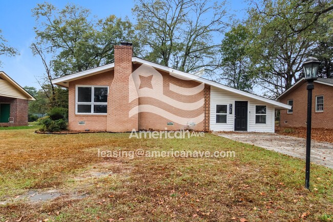 Building Photo - 2520 Stonehenge Dr