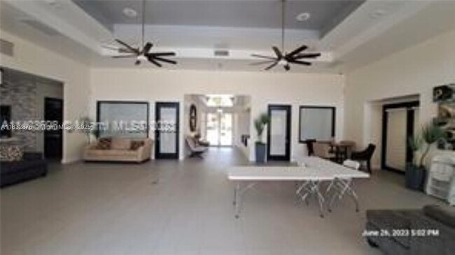 Building Photo - 10410 SW 157th Ct