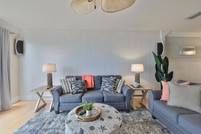 Building Photo - 1593 Pinellas Bayway S