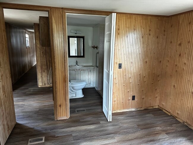 Building Photo - 17 Love Ramp Rd