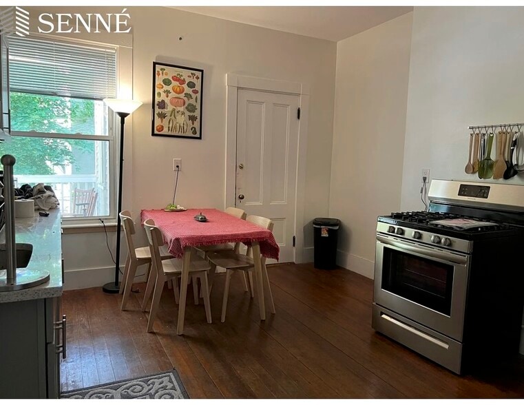 Kitchen - 19 Trowbridge St