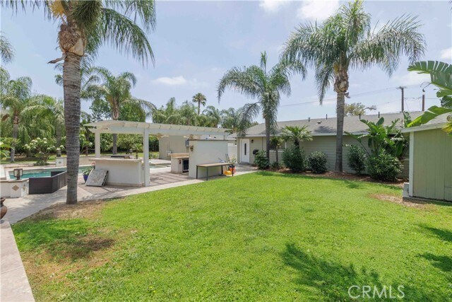 Building Photo - 10249 Jurupa Rd