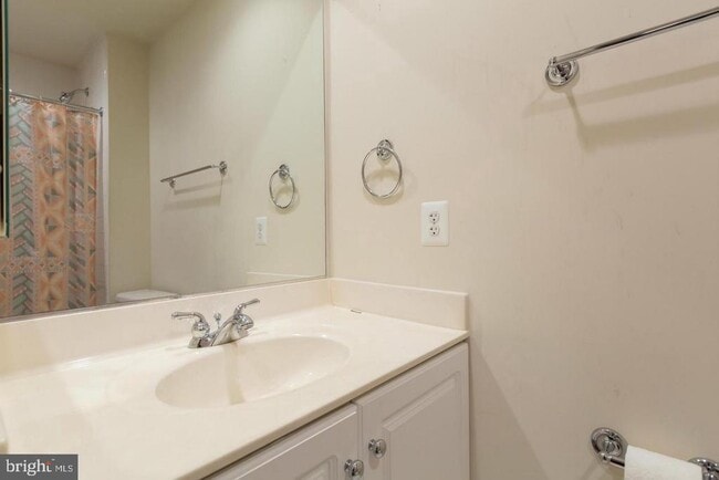 Building Photo - 8857 Ashgrove House Ln