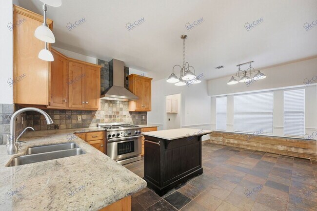 Building Photo - 622 Andover Ln