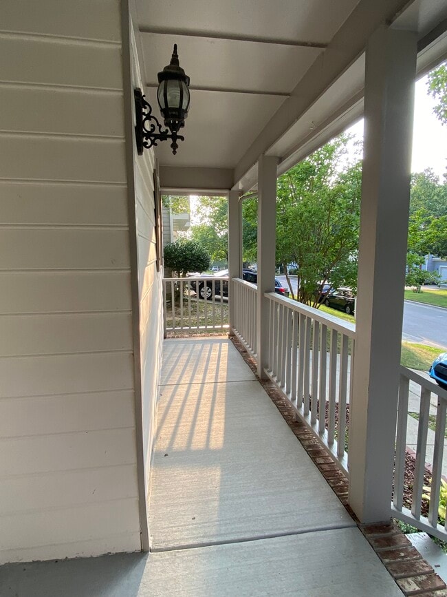 Building Photo - 201 Mint Hill Dr