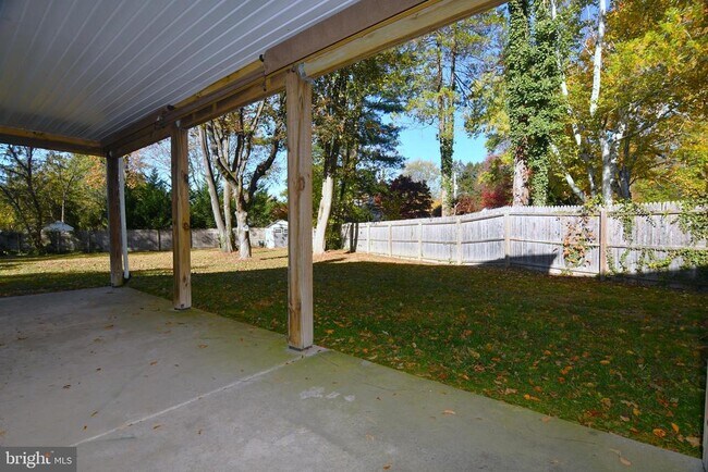 Building Photo - 1 Orchard Ln