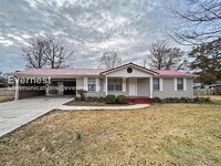 Building Photo - 1824 Maplecrest Ln