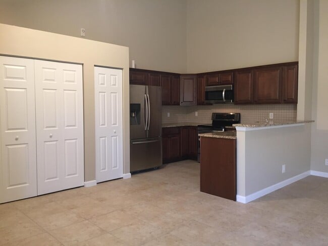 Building Photo - 4377 Woodstock Dr