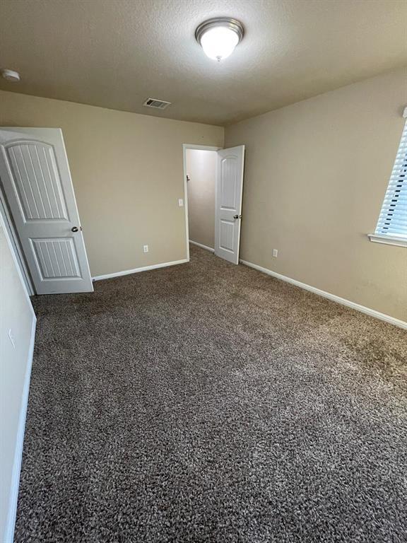 Building Photo - 404 Crater Lake Dr