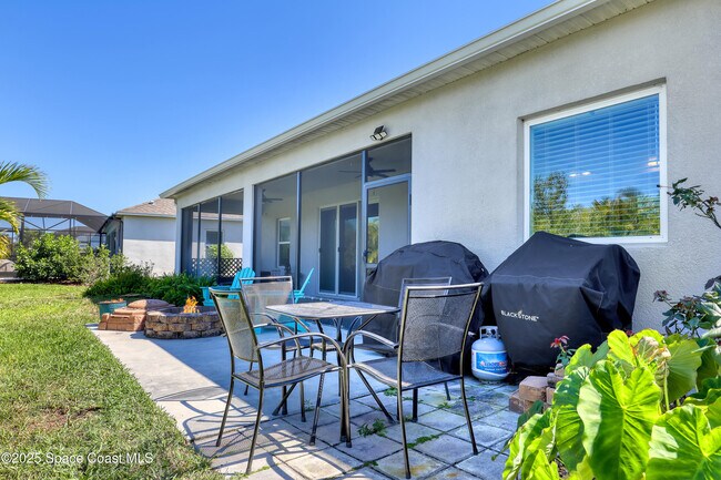 Building Photo - 4318 Lago Vis Dr