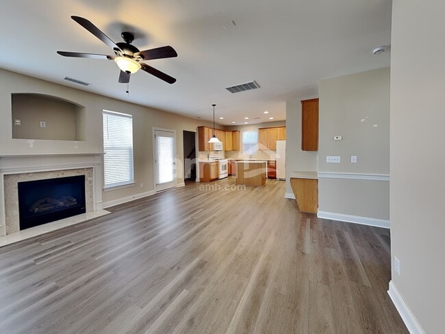 Building Photo - 15721 Seafield Ln