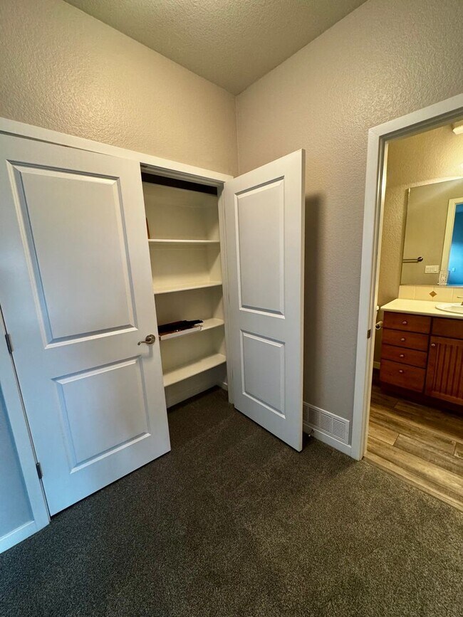 Building Photo - 2835 Elm Meadow View