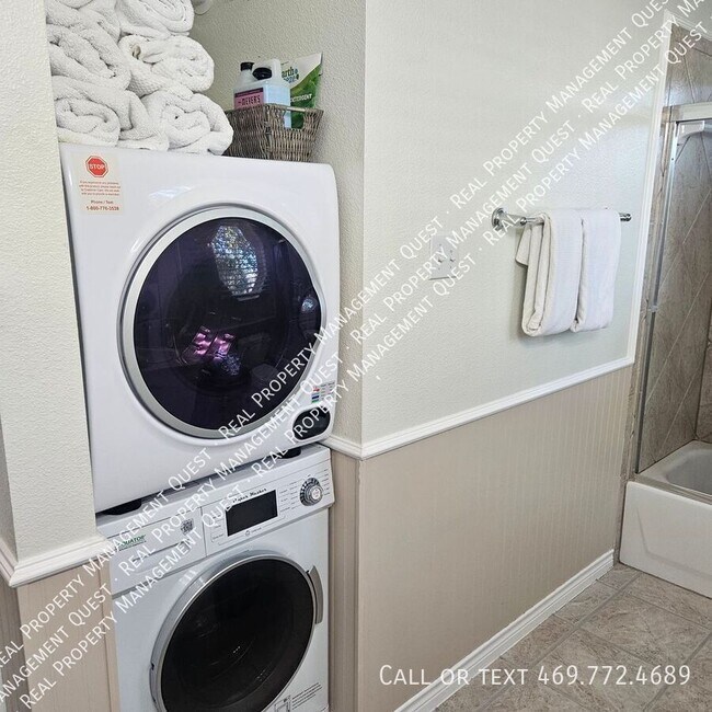 Building Photo - 2522 Waterstone Dr