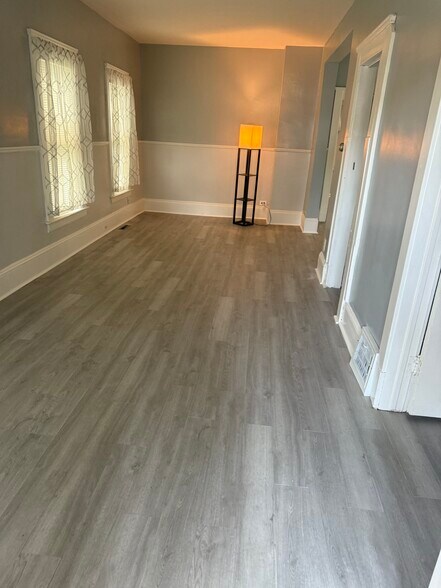 Building Photo - 3009 Delmar Ave