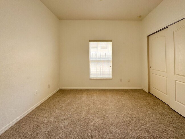 Building Photo - Pines at Lake Saunders 3 bedroom 2 bath home with double car garage