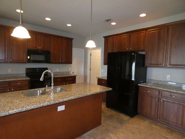 Building Photo - 5355 Dalton Cir