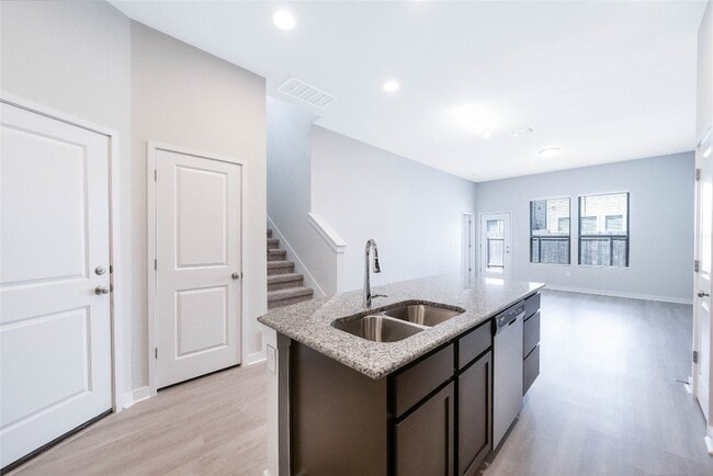 Building Photo - 15008 Forum Ave