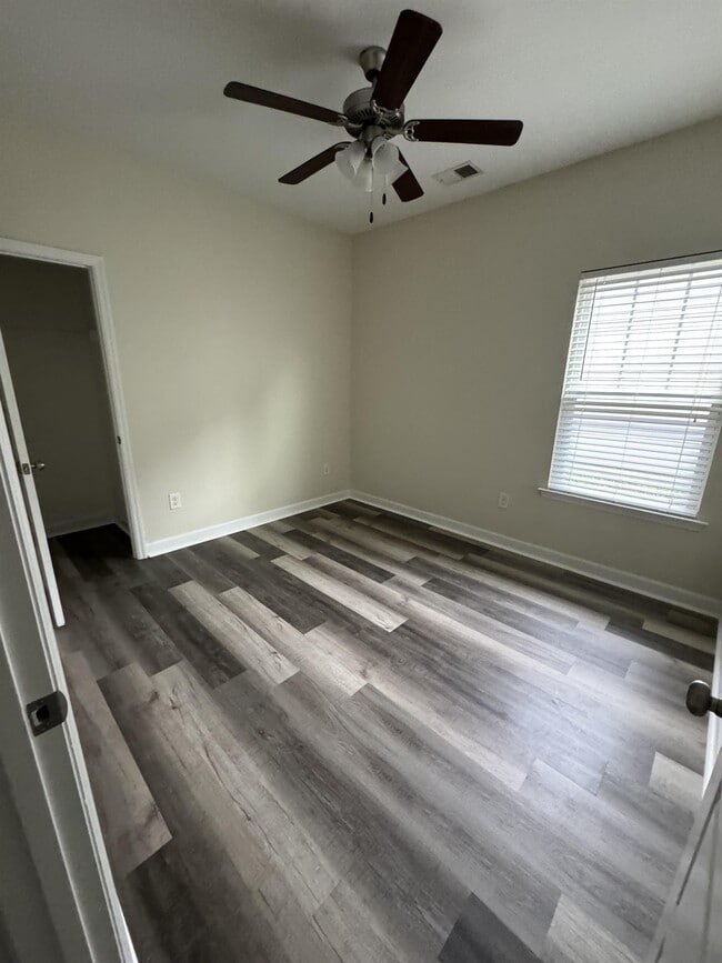 Building Photo - 6733 Wisteria Dr