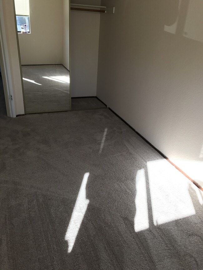 Building Photo - Beautiful 3 Bedroom Home in Desirable M Section Available Soon!