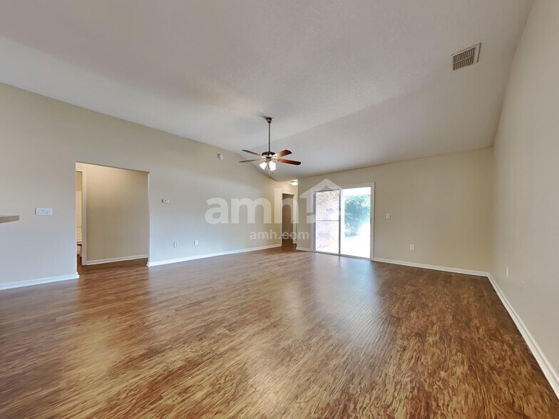 Building Photo - 632 E Red House Branch Rd