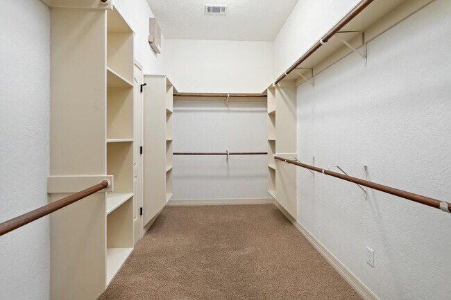 Building Photo - 3525 Windrose Dr