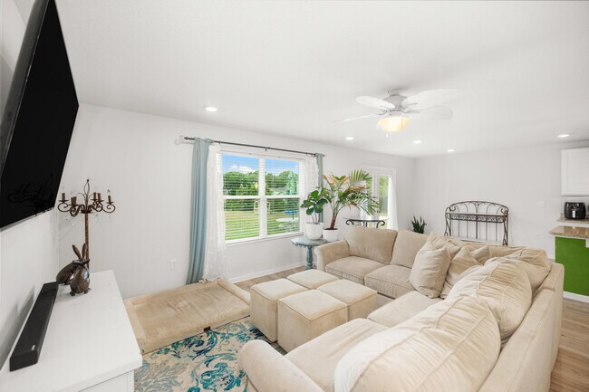 Building Photo - 1105 Valor Walk