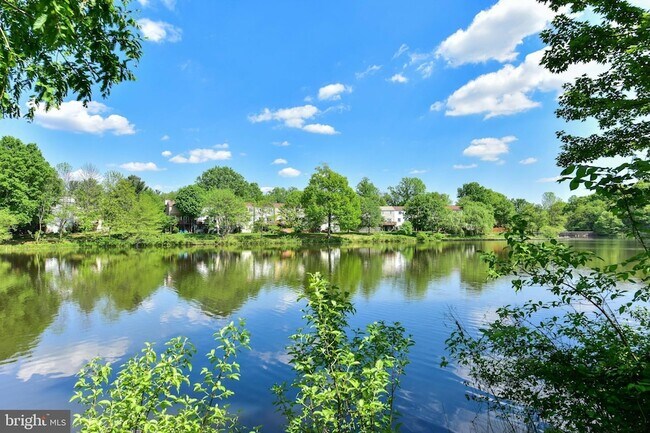 Building Photo - 2916 Bridgehampton Ct