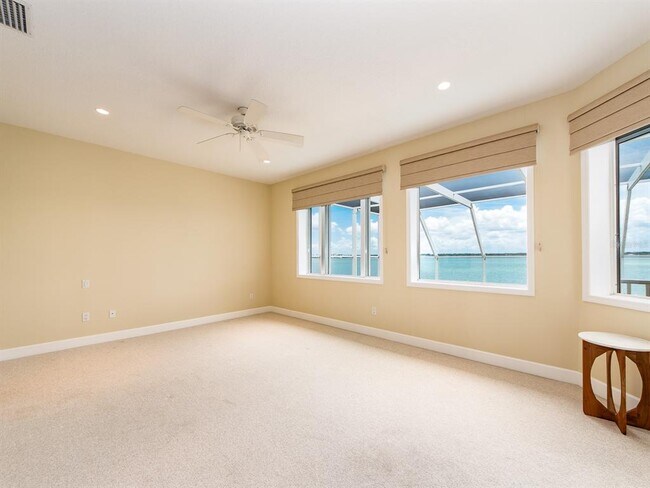 Building Photo - 218 Sand Key Estates Dr
