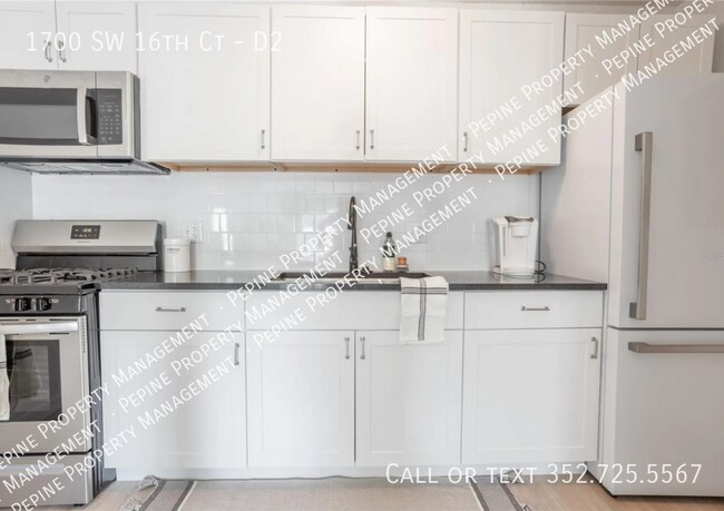 Building Photo - 1700 SW 16th Ct