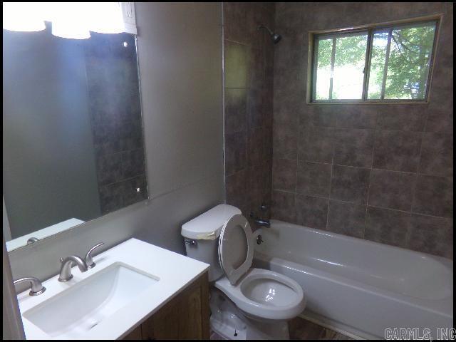 Building Photo - 3 N Meadowcliff Cir