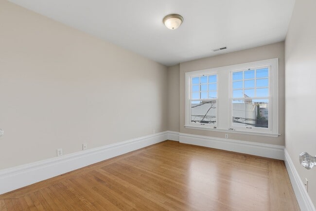 Building Photo - San Francisco Charm with Modern Upgrades